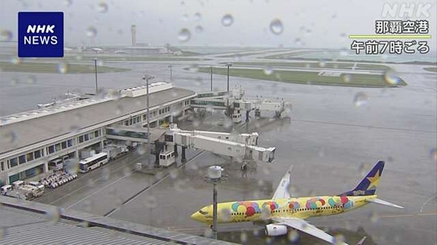 Bão Jangmi tiến gần Tokyo - Các hãng hàng không Nhật Bản hủy chuyến bay - Ảnh 1. Bão Jangmi tiến gần Tokyo - Các hãng hàng không Nhật Bản hủy chuyến bay - Ảnh 1.