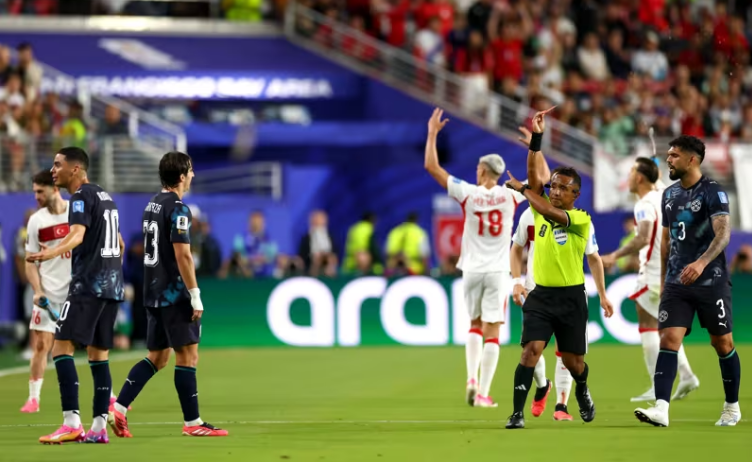 Almiron của Paraguay bị truất quyền thi đấu vì phân biệt chủng tộc. Ảnh: FIFA Almiron của Paraguay bị truất quyền thi đấu vì phân biệt chủng tộc. Ảnh: FIFA