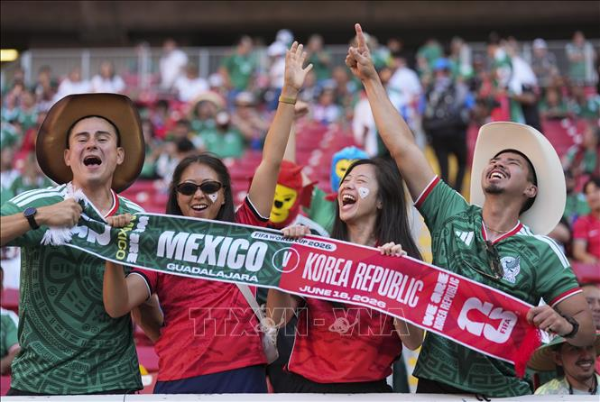 Giá vé World Cup 2026 vẫn neo cao bất chấp lo ngại về sức mua - Ảnh 1. Giá vé World Cup 2026 vẫn neo cao bất chấp lo ngại về sức mua - Ảnh 1.