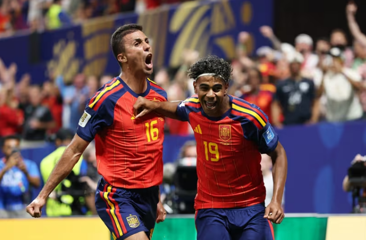 Mikel Oyarzabal lập cú đúp vào lưới Saudi Arabia. Ảnh: FIFA Mikel Oyarzabal lập cú đúp vào lưới Saudi Arabia. Ảnh: FIFA