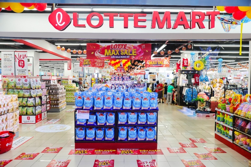 LOTTE Max Sale hút khách với hàng loạt ưu đãi mua sắm và vui chơi - Ảnh 1. LOTTE Max Sale hút khách với hàng loạt ưu đãi mua sắm và vui chơi - Ảnh 1.