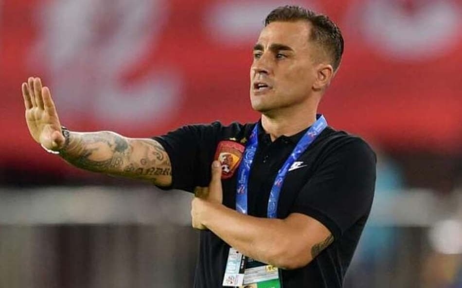 HLV ĐT Uzbekistan chúc mừng Ronaldo ghi bàn ở World Cup 2026, nói trận thua ĐT Bồ Đào Nha là bình thường - Ảnh 1. HLV ĐT Uzbekistan chúc mừng Ronaldo ghi bàn ở World Cup 2026, nói trận thua ĐT Bồ Đào Nha là bình thường - Ảnh 1.