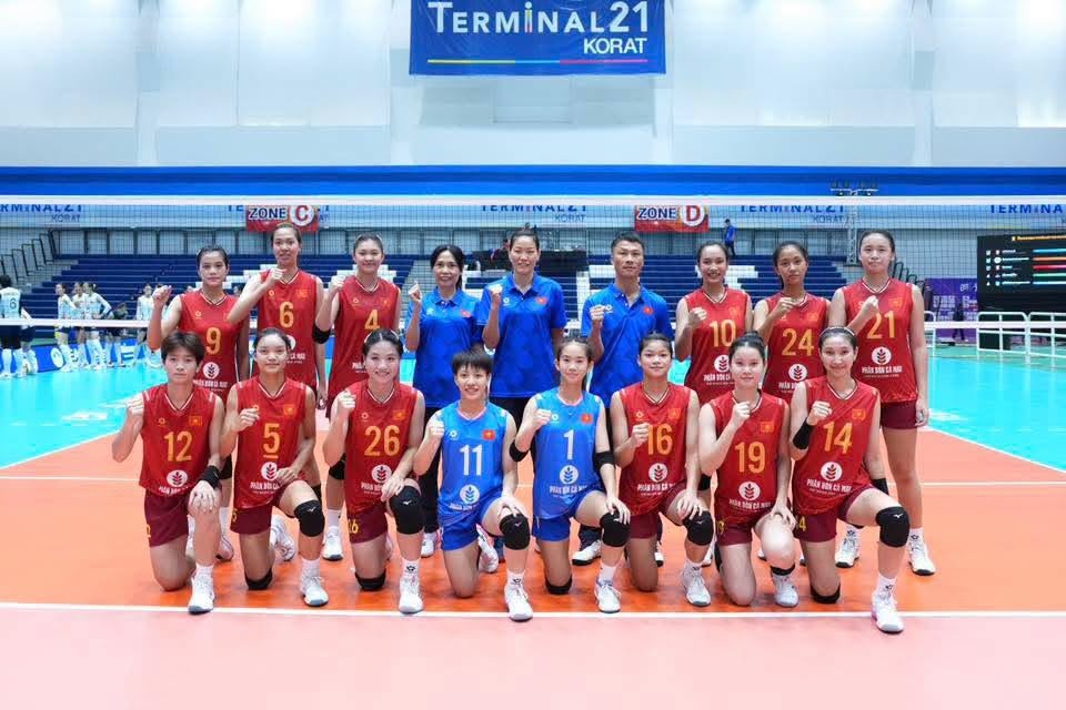 U18 nữ Việt Nam thắng áp đảo Kyrgyzstan ngày ra quân giải Đông Nam Á - Ảnh 1.