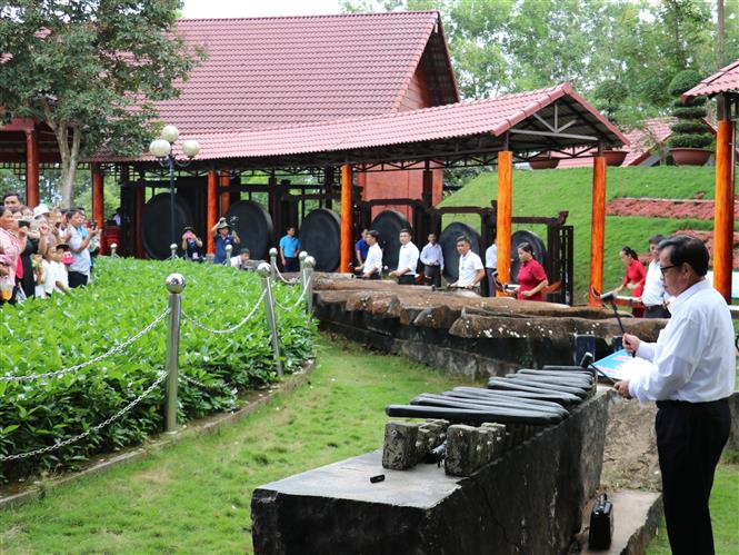 Phát huy giá trị Di tích lịch sử sóc Bom Bo và các di sản văn hóa phi vật thể quốc gia - Ảnh 2. Phát huy giá trị Di tích lịch sử sóc Bom Bo và các di sản văn hóa phi vật thể quốc gia - Ảnh 2.