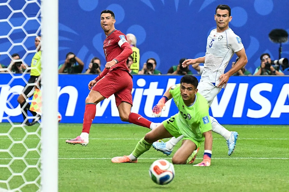 Ronaldo bứt tốc 31,7 km/h ở tuổi 41 để ghi bàn lập kỷ lục tại World Cup 2026 - Ảnh 1.