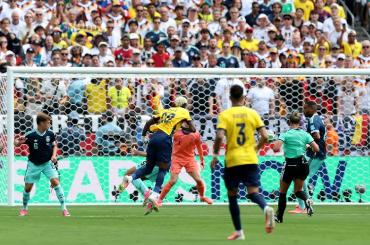 Ecuador san bằng tỷ số 1-1. Ảnh: FIFA