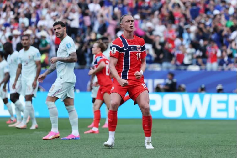 Quả bóng vàng lập hat-trick, Pháp hủy diệt Na Uy 4-1 - Ảnh 2.