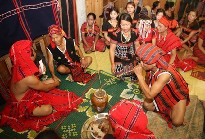 Gia đình Việt Nam thích ứng để giữ gìn những giá trị bền vững - Ảnh 3.