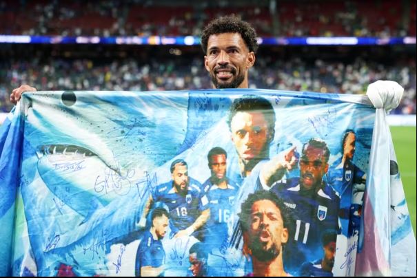 Thủ thành Vozinha: Vừa đưa đội tuyển vào vòng knock-out World Cup, vừa... thất nghiệp - Ảnh 2.