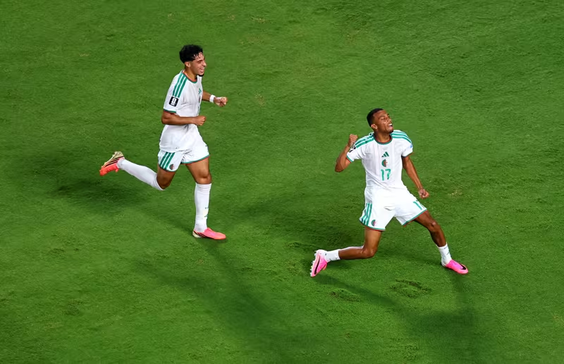 TRỰC TIẾP bóng đá Algeria 1-1 Áo (Hiệp 2): Belghali gỡ hòa - Ảnh 2. TRỰC TIẾP bóng đá Algeria 1-1 Áo (Hiệp 2): Belghali gỡ hòa - Ảnh 2.