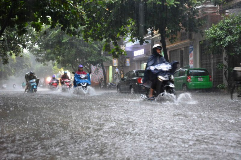Dự báo thời tiết ngày 29/6: Bắc Bộ mưa to cục bộ, Trung Bộ nắng nóng gay gắt - Ảnh 1.