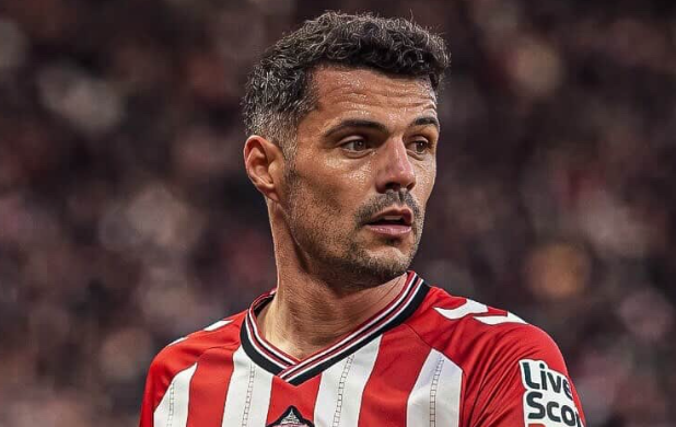 Chelsea bị Sunderland chỉ trích vì 'đề nghị xúc phạm', hỏi mua Xhaka với giá chỉ 8 triệu bảng Anh - Ảnh 1.