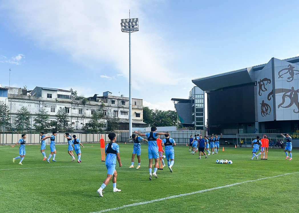 Tin nóng bóng đá Việt hôm nay 4/6: U19 Việt Nam có lực lượng mạnh nhất đấu Myanmar; HLV Mai Đức Chung ủng hộ đồng bào khó khăn - Ảnh 1. Tin nóng bóng đá Việt hôm nay 4/6: U19 Việt Nam có lực lượng mạnh nhất đấu Myanmar; HLV Mai Đức Chung ủng hộ đồng bào khó khăn - Ảnh 1.