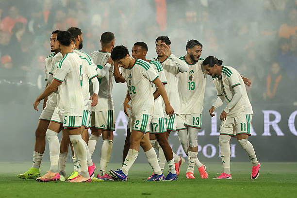 Giao hữu tiền World Cup 2026: Hà Lan bất ngờ gục ngã trước Algeria - Ảnh 2. Giao hữu tiền World Cup 2026: Hà Lan bất ngờ gục ngã trước Algeria - Ảnh 2.