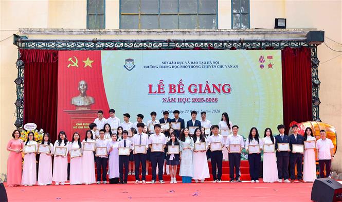 Xây dựng hai trường chuyên tiệm cận quốc tế - hiện thực hóa khát vọng đào tạo nhân tài - Ảnh 1. Xây dựng hai trường chuyên tiệm cận quốc tế - hiện thực hóa khát vọng đào tạo nhân tài - Ảnh 1.