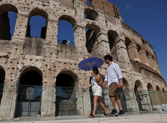 Italy cảnh báo về chiêu trò lừa đảo trong mùa du lịch nhắm vào người cao tuổi - Ảnh 1.