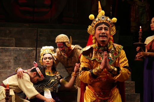 GS Hoàng Chương - người đứng về những đổi mới của sân khấu - Ảnh 3. GS Hoàng Chương - người đứng về những đổi mới của sân khấu - Ảnh 3.