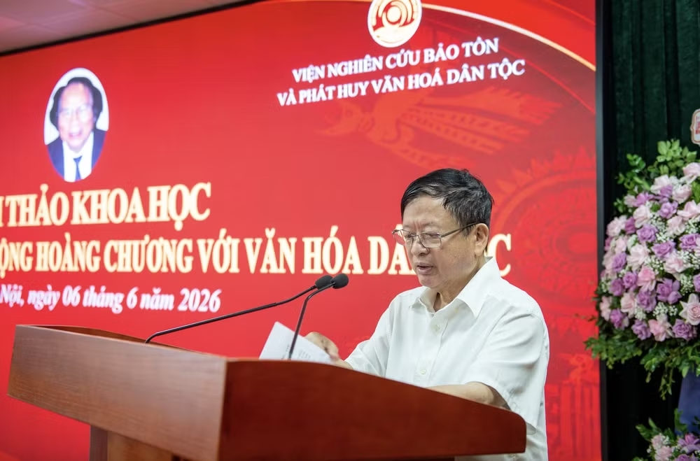 GS Hoàng Chương - người đứng về những đổi mới của sân khấu - Ảnh 2. GS Hoàng Chương - người đứng về những đổi mới của sân khấu - Ảnh 2.