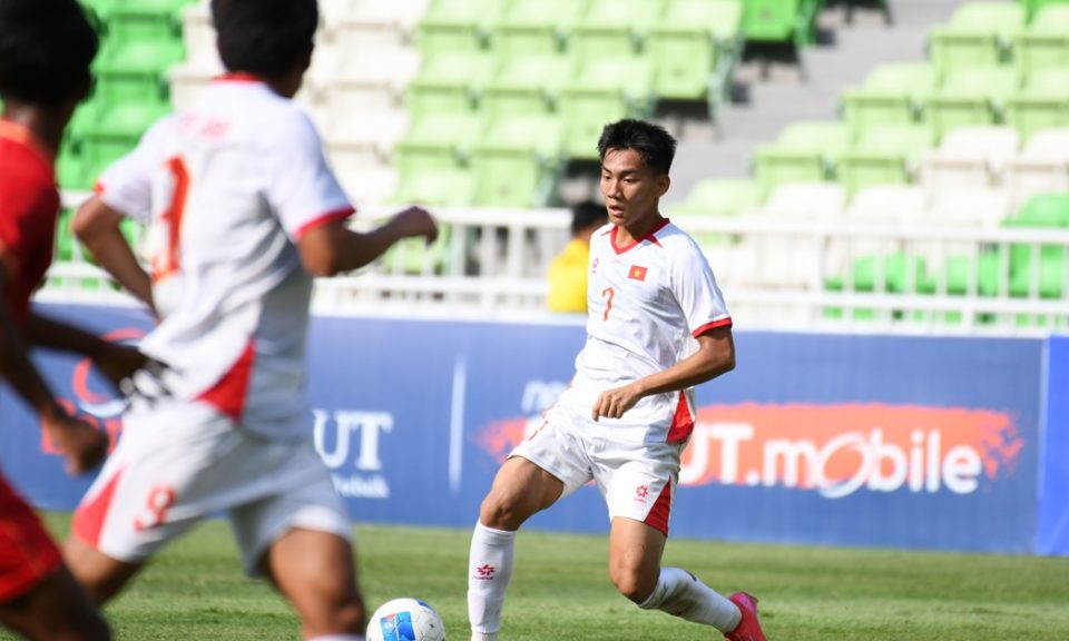 U19 Việt Nam hồi hộp chờ tấm vé nhì bảng - Ảnh 1. U19 Việt Nam hồi hộp chờ tấm vé nhì bảng - Ảnh 1.