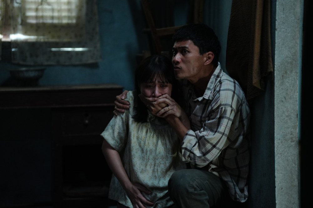 Review phim ‘Ma xó’: Ba người mẹ và bi kịch trả thù cùng sự chuộc lỗi - Ảnh 6. Review phim ‘Ma xó’: Ba người mẹ và bi kịch trả thù cùng sự chuộc lỗi - Ảnh 6.