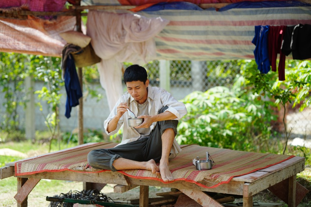 Review phim ‘Ma xó’: Ba người mẹ và bi kịch trả thù cùng sự chuộc lỗi - Ảnh 3. Review phim ‘Ma xó’: Ba người mẹ và bi kịch trả thù cùng sự chuộc lỗi - Ảnh 3.