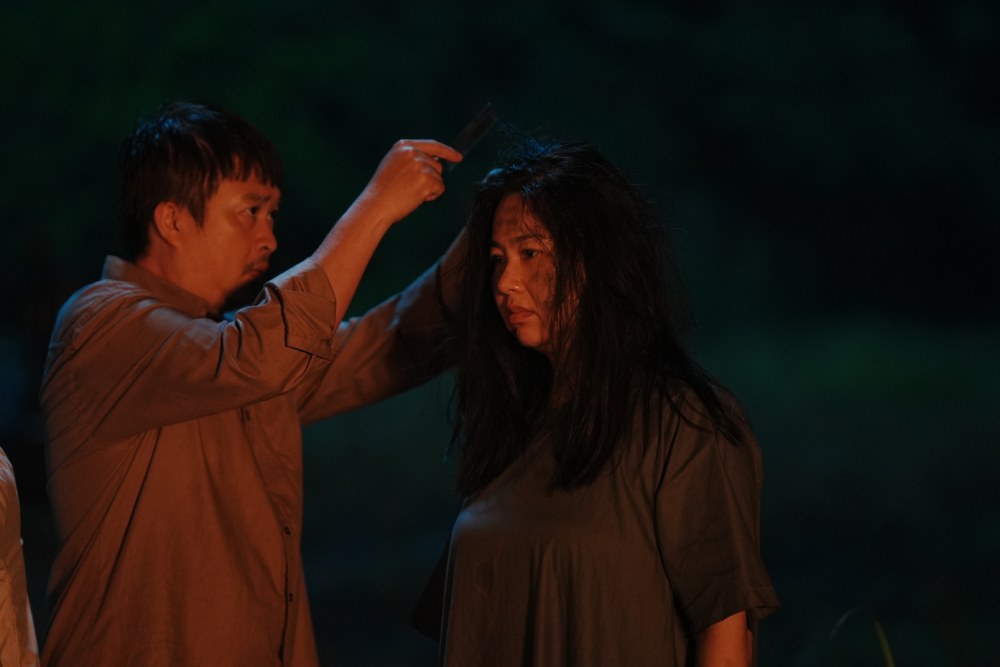 Review phim ‘Ma xó’: Ba người mẹ và bi kịch trả thù cùng sự chuộc lỗi - Ảnh 9. Review phim ‘Ma xó’: Ba người mẹ và bi kịch trả thù cùng sự chuộc lỗi - Ảnh 9.