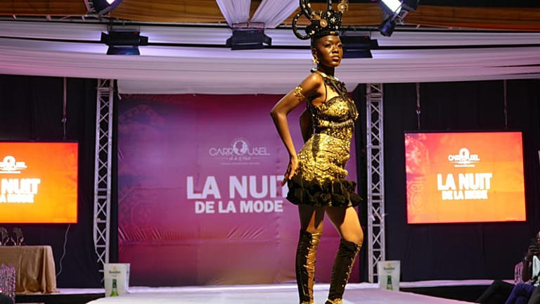 Khi di sản châu Phi bước lên sàn catwalk - Ảnh 1. Khi di sản châu Phi bước lên sàn catwalk - Ảnh 1.