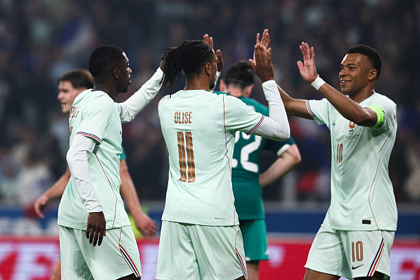 Tại Lille, tuyển Pháp đánh bại Bắc Ireland 3-1 trong trận đấu cuối cùng trên sân nhà dưới thời HLV Didier Deschamps. Ảnh: Getty Tại Lille, tuyển Pháp đánh bại Bắc Ireland 3-1 trong trận đấu cuối cùng trên sân nhà dưới thời HLV Didier Deschamps. Ảnh: Getty