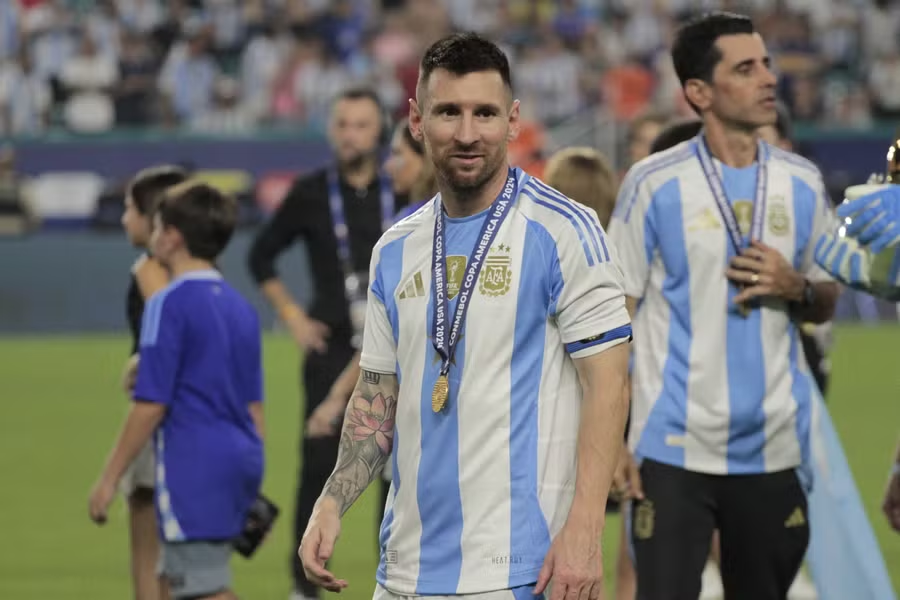 HLV ĐT Argentina giải thích hiểu lầm về Messi trước World Cup 2026 - Ảnh 2. HLV ĐT Argentina giải thích hiểu lầm về Messi trước World Cup 2026 - Ảnh 2.