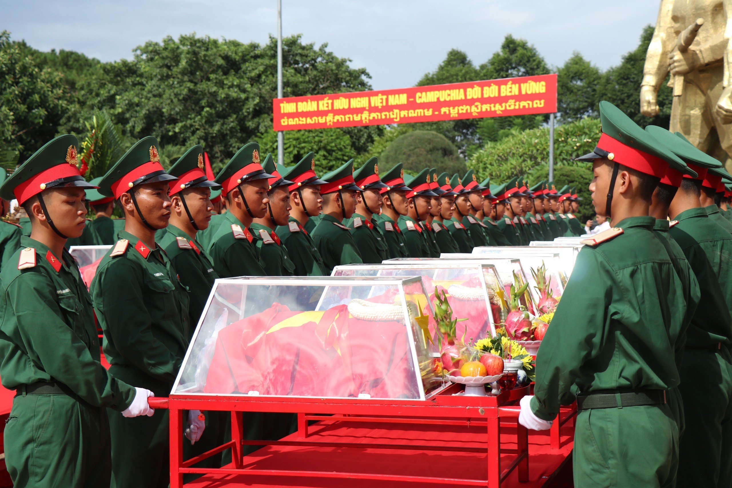Chiến dịch 500 ngày đêm - Hành trình tri ân các liệt sĩ