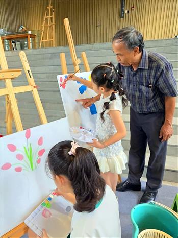 Lần đầu tổ chức ngày hội mỹ thuật kết nối nghệ sĩ với công chúng - Ảnh 1. Lần đầu tổ chức ngày hội mỹ thuật kết nối nghệ sĩ với công chúng - Ảnh 1.