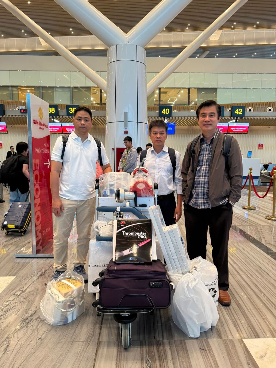 Bệnh viện Chợ Rẫy tăng cường hỗ trợ điều trị nạn nhân vụ lật ca nô tại Phú Quốc - Ảnh 1. Bệnh viện Chợ Rẫy tăng cường hỗ trợ điều trị nạn nhân vụ lật ca nô tại Phú Quốc - Ảnh 1.