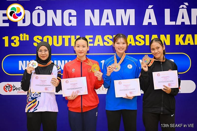Karate Việt Nam áp đảo tại giải Đông Nam Á, Hoàng Thị Mỹ Tâm giành HCV với chiến thắng tuyệt đối - Ảnh 1. Karate Việt Nam áp đảo tại giải Đông Nam Á, Hoàng Thị Mỹ Tâm giành HCV với chiến thắng tuyệt đối - Ảnh 1.