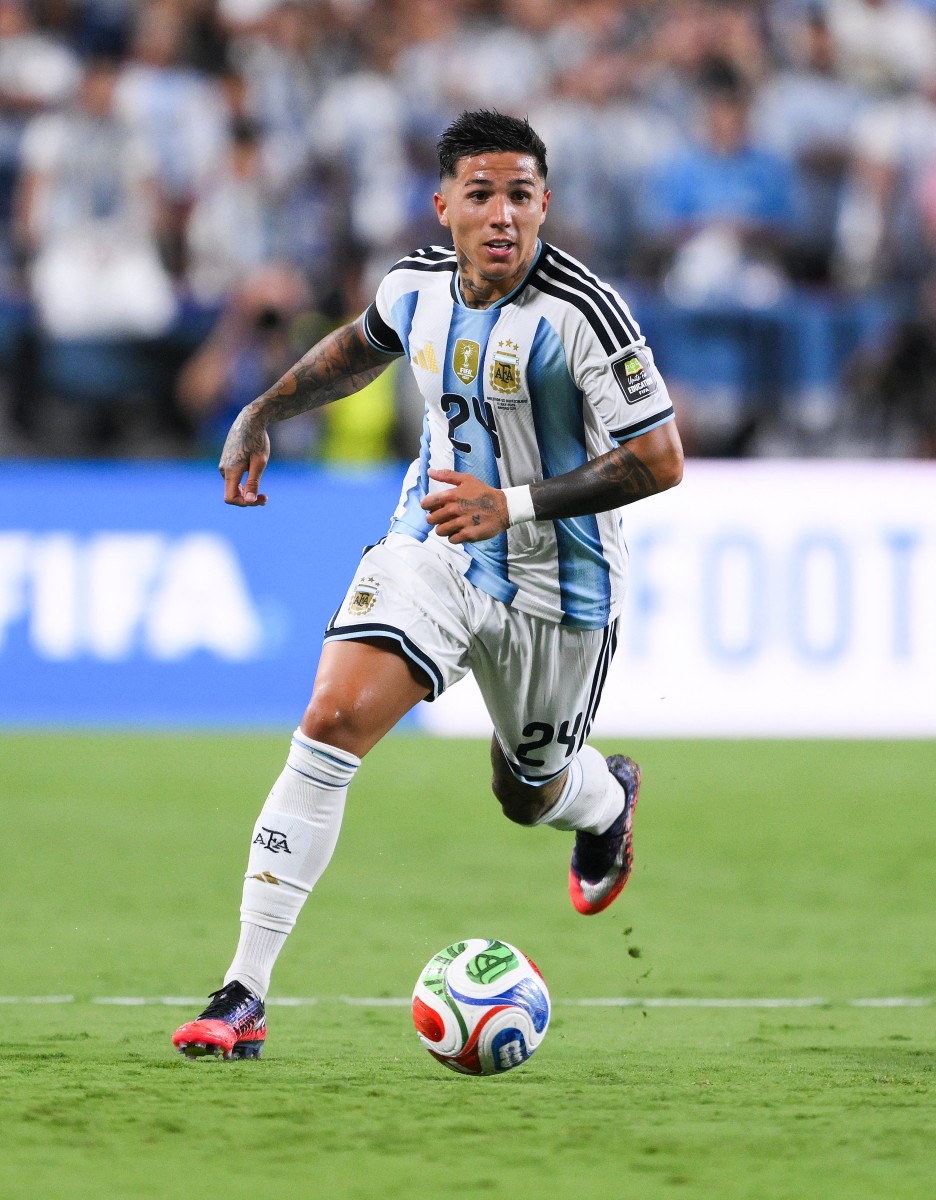 Enzo Fernandez là mắt xích quan trọng của Argentina ở tuyển giữa. Ảnh: AFP/TTXVN Enzo Fernandez là mắt xích quan trọng của Argentina ở tuyển giữa. Ảnh: AFP/TTXVN