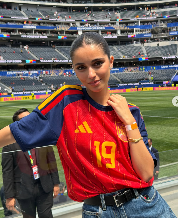 Bạn gái người mẫu của Lamine Yamal vỡ òa khi Tây Ban Nha vào chung kết World Cup 2026 - Ảnh 7. Bạn gái người mẫu của Lamine Yamal vỡ òa khi Tây Ban Nha vào chung kết World Cup 2026 - Ảnh 7.