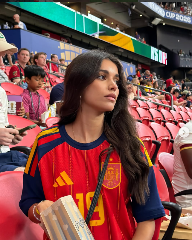 Bạn gái người mẫu của Lamine Yamal vỡ òa khi Tây Ban Nha vào chung kết World Cup 2026 - Ảnh 6. Bạn gái người mẫu của Lamine Yamal vỡ òa khi Tây Ban Nha vào chung kết World Cup 2026 - Ảnh 6.