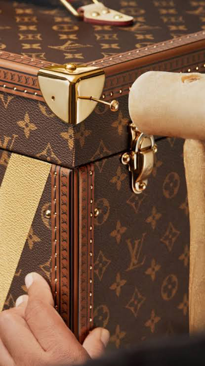 Cúp vàng World Cup 2026 được "hộ tống" trong vali Louis Vuitton độc bản - Ảnh 4.