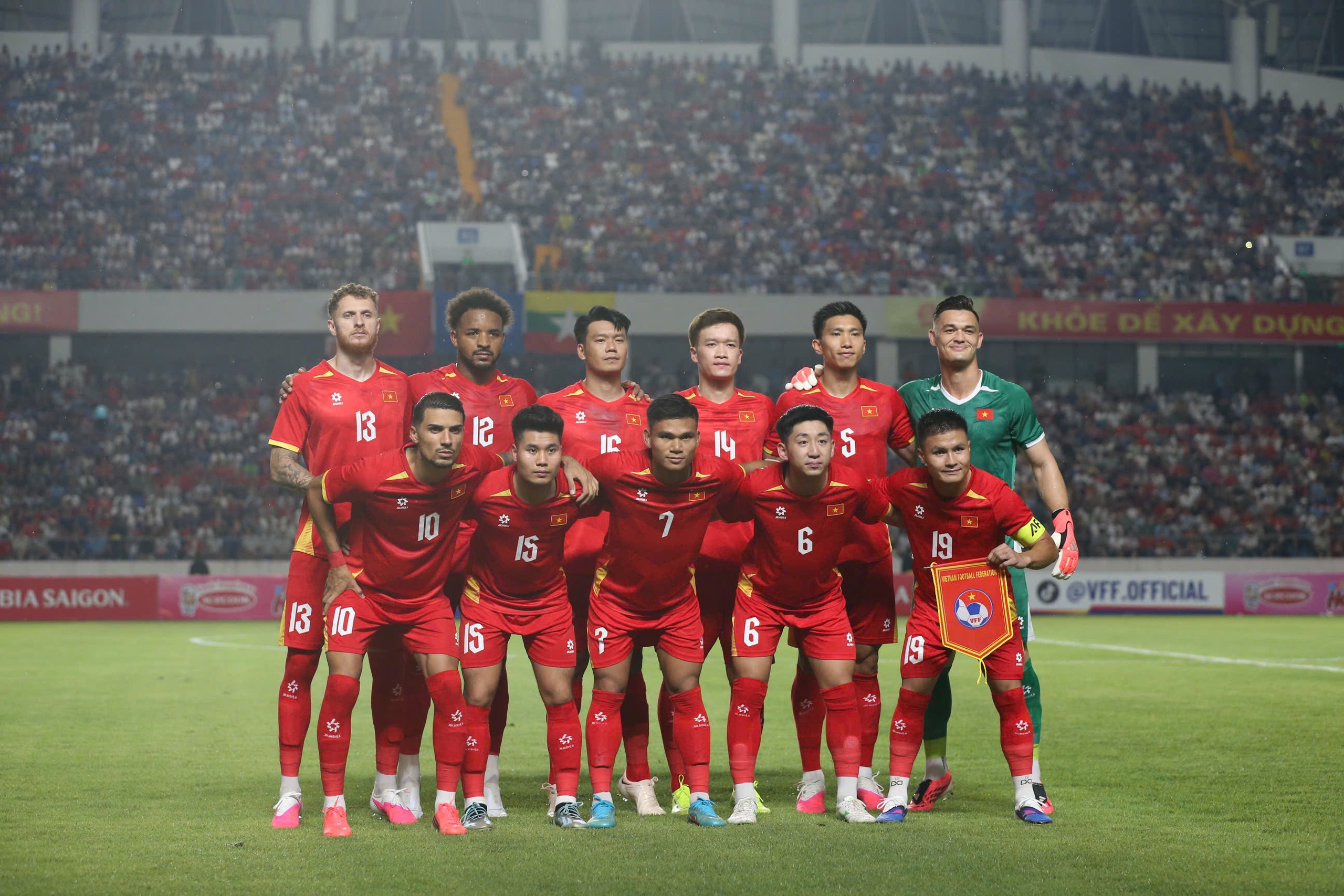 Tin nóng bóng đá Việt hôm nay ngày 20/7: Đội tuyển Việt Nam lên đường dự Asean Cup; Bắc Ninh FC chia tay 13 cầu thủ - Ảnh 1. Tin nóng bóng đá Việt hôm nay ngày 20/7: Đội tuyển Việt Nam lên đường dự Asean Cup; Bắc Ninh FC chia tay 13 cầu thủ - Ảnh 1.