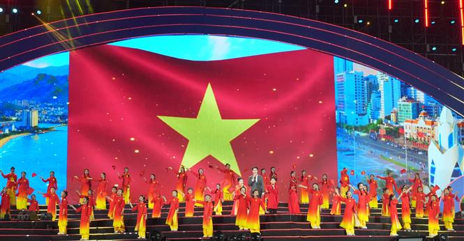 Festival Biển Khánh Hòa: Sắc màu đại dương - Vươn tầm quốc tế - Ảnh 4. Festival Biển Khánh Hòa: Sắc màu đại dương - Vươn tầm quốc tế - Ảnh 4.