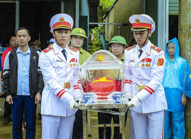 Chiến dịch 500 ngày đêm: Hành trình đưa hai liệt sĩ trở về từ đỉnh đèo Pha Đin - Ảnh 1. Chiến dịch 500 ngày đêm: Hành trình đưa hai liệt sĩ trở về từ đỉnh đèo Pha Đin - Ảnh 1.