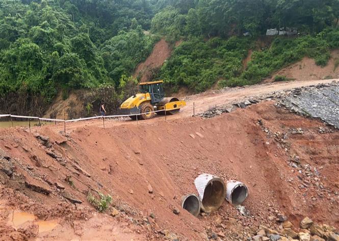 Quốc lộ 12 nối Lai Châu với Điện Biên đã thông xe tạm thời - Ảnh 1. Quốc lộ 12 nối Lai Châu với Điện Biên đã thông xe tạm thời - Ảnh 1.