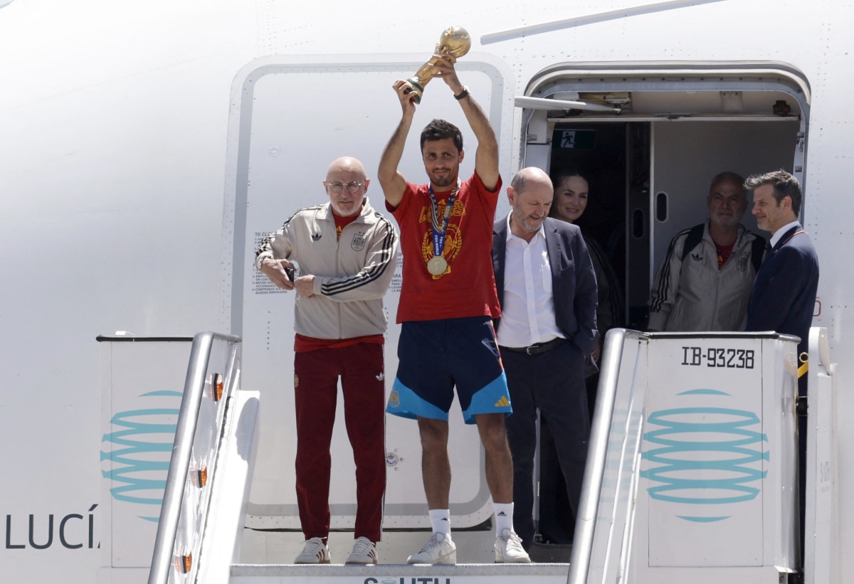 CHÙM ẢNH: Tây Ban Nha đem cúp vô địch World Cup 2026 về nhà - Ảnh 2. CHÙM ẢNH: Tây Ban Nha đem cúp vô địch World Cup 2026 về nhà - Ảnh 2.