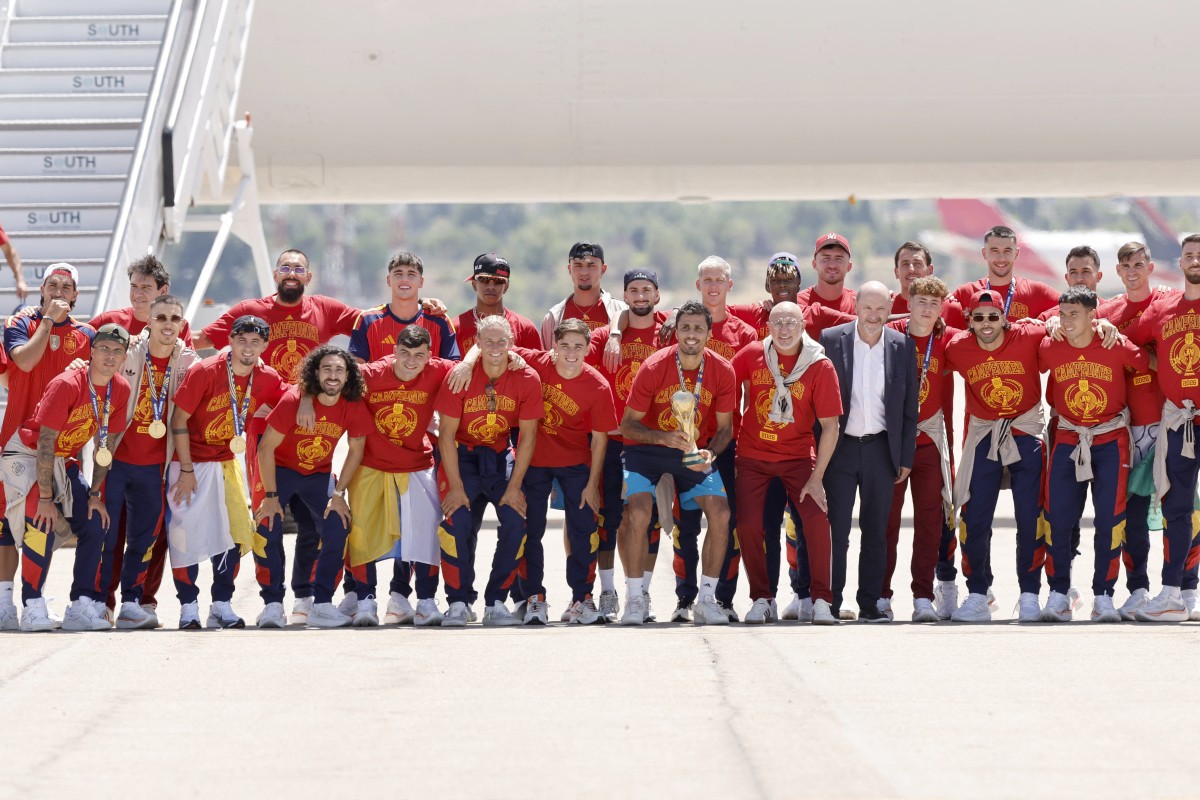 CHÙM ẢNH: Tây Ban Nha đem cúp vô địch World Cup 2026 về nhà - Ảnh 7. CHÙM ẢNH: Tây Ban Nha đem cúp vô địch World Cup 2026 về nhà - Ảnh 7.