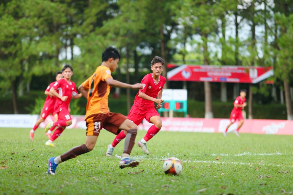 VCK U17 QG – Cúp Rồng Đỏ 2026: Thể Công Viettel I, PVF và Hà Nội vào tứ kết - Ảnh 2. VCK U17 QG – Cúp Rồng Đỏ 2026: Thể Công Viettel I, PVF và Hà Nội vào tứ kết - Ảnh 2.