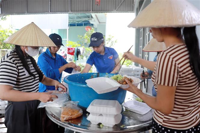 Ưu tiên ổn định chỗ ăn ở cho bà con nơi tâm lũ Mường Than - Ảnh 3. Ưu tiên ổn định chỗ ăn ở cho bà con nơi tâm lũ Mường Than - Ảnh 3.