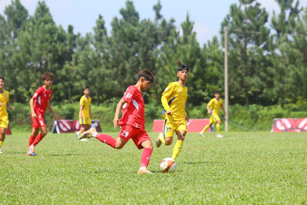 VCK U17 QG – Cúp Rồng Đỏ 2026: Xác định những tấm vé cuối cùng vào tứ kết - Ảnh 2. VCK U17 QG – Cúp Rồng Đỏ 2026: Xác định những tấm vé cuối cùng vào tứ kết - Ảnh 2.