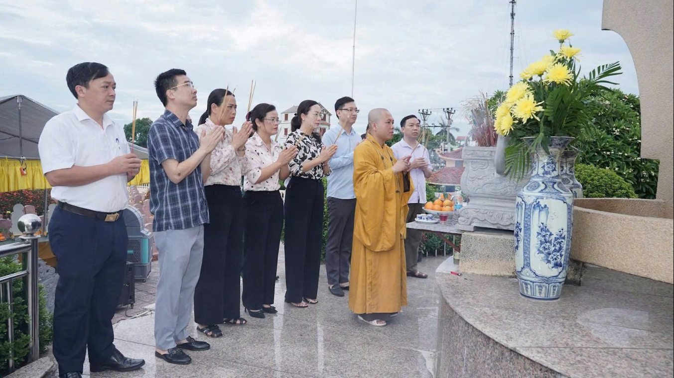 Không gian quy tập hài cốt liệt sĩ