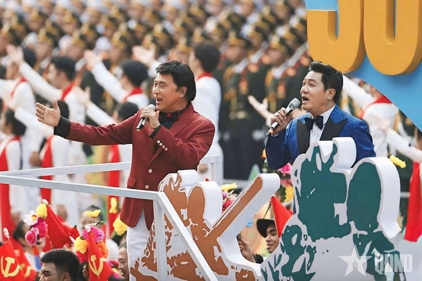 "Màu hoa đỏ" - biến mất mát thành sức mạnh tinh thần - Ảnh 1.