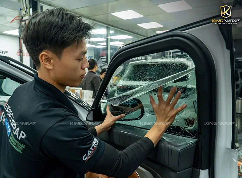 Dán phim cách nhiệt ô tô – Giải pháp bảo vệ xe toàn diện cùng KingWrap - Ảnh 3. Dán phim cách nhiệt ô tô – Giải pháp bảo vệ xe toàn diện cùng KingWrap - Ảnh 3.