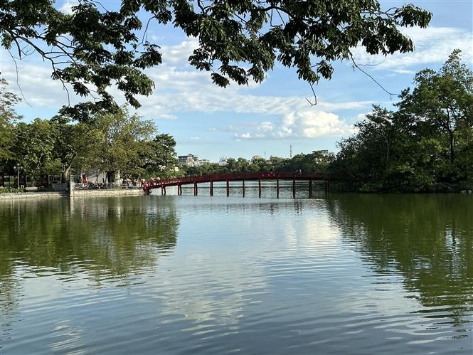 Hà Nội 100 năm, kiến tạo tương lai từ chiều sâu văn hóa: Văn hóa trở thành hạ tầng mềm của đô thị - Ảnh 2. Hà Nội 100 năm, kiến tạo tương lai từ chiều sâu văn hóa: Văn hóa trở thành hạ tầng mềm của đô thị - Ảnh 2.